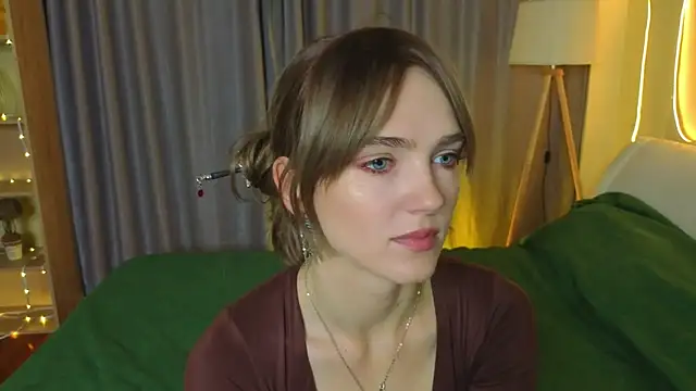 Snapshot of MarielRoloson chatting on July 6, 2026, 7:16 pm MarielRoloson online show from July 6, 2026, 7:16 pm