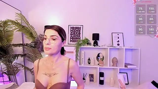 Adele  Novak online show from July 9, 2026, 8:24 pm