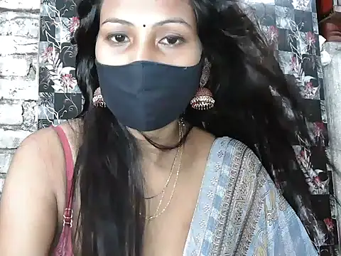 Snapshot of NottyMomo chatting on July 18, 2026, 5:44 am NottyMomo online show from July 18, 2026, 5:44 am
