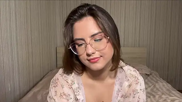 Mina Aston online show from July 15, 2026, 9:25 am