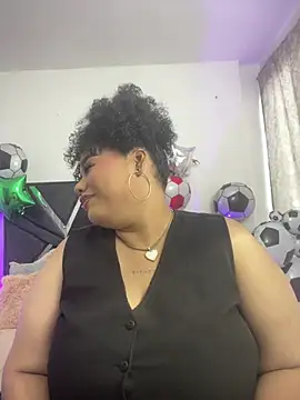 SunniieeFrequency online show from June 21, 2026, 8:22 pm