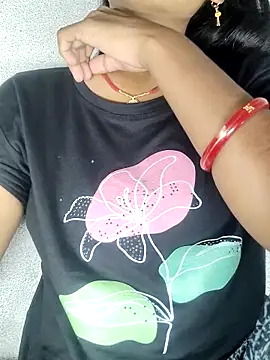 Snapshot of radha-ji1 chatting on June 16, 2026, 4:20 pm radha-ji1 online show from June 16, 2026, 4:20 pm