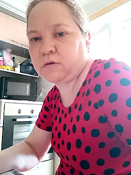-ELLILOVE- online show from July 8, 2026, 10:42 am