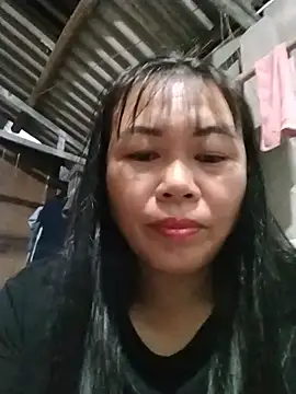 Snapshot of -Lemi- chatting on July 17, 2026, 1:29 pm -Lemi- online show from July 17, 2026, 1:29 pm