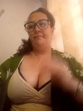  Saraqueen-- online show from August 2, 2026, 10:30 pm
