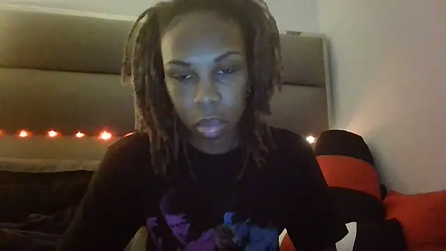 Snapshot of Opal_Rainbow chatting on November 18, 2025, 12:05 am Opal Rainbow online show from November 18, 2025, 12:05 am