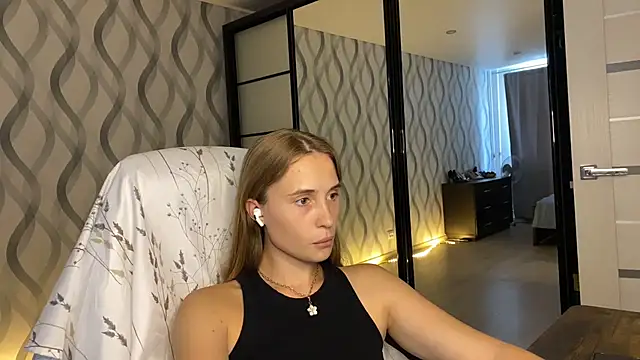 Miss Luna meow online show from July 17, 2026, 3:50 pm