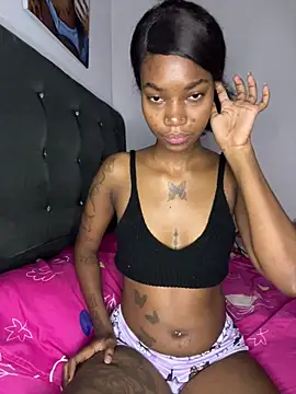 Snapshot of ShakiraThompss18 chatting on July 23, 2026, 1:20 pm ShakiraThompss18 online show from July 23, 2026, 1:20 pm