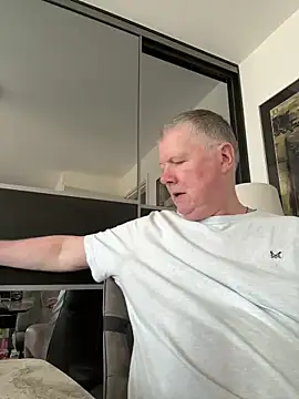 Snapshot of cumboy chatting on January 3, 2025, 1:03 pm cumboy online show from January 3, 2025, 1:03 pm