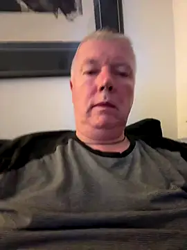 Snapshot of cumboy chatting on September 9, 2025, 10:42 pm cumboy online show from September 9, 2025, 10:42 pm