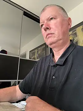 Snapshot of cumboy chatting on October 2, 2025, 2:24 pm cumboy online show from October 2, 2025, 2:24 pm