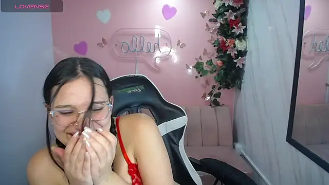 Snapshot of Lia_Rose_ch chatting on August 4, 2026, 3:10 am Lia Rose ch online show from August 4, 2026, 3:10 am