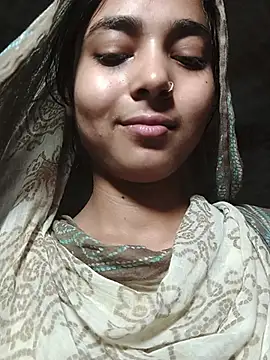 Snapshot of Simran_143 chatting on July 15, 2026, 4:23 pm Simran 143 online show from July 15, 2026, 4:23 pm