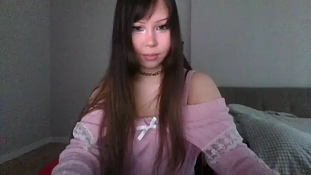 MiaSavageQueen online show from June 19, 2026, 1:15 pm