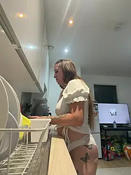 Snapshot of Coleyy_xx chatting on July 31, 2026, 7:35 pm Coleyy xx online show from July 31, 2026, 7:35 pm