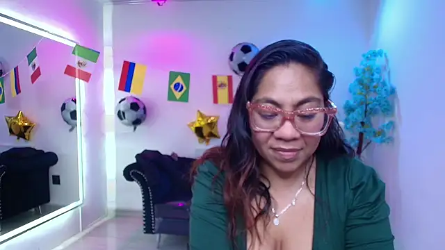 Snapshot of Silvana_lane chatting on July 18, 2026, 7:39 pm Silvana lane online show from July 18, 2026, 7:39 pm