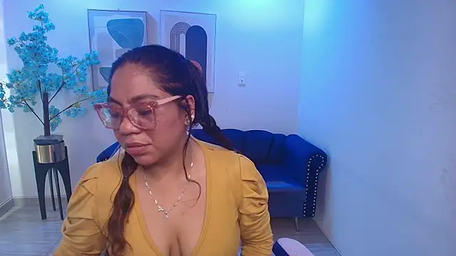 Snapshot of Silvana_lane chatting on July 31, 2026, 7:35 pm Silvana lane online show from July 31, 2026, 7:35 pm