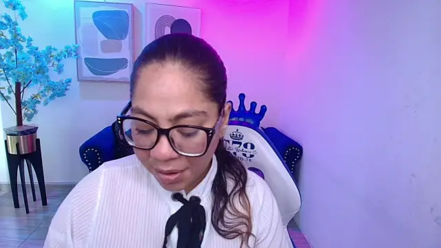 Snapshot of Silvana_lane chatting on August 7, 2026, 7:05 pm Silvana lane online show from August 7, 2026, 7:05 pm