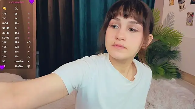 DorineReinke online show from June 19, 2026, 8:12 pm
