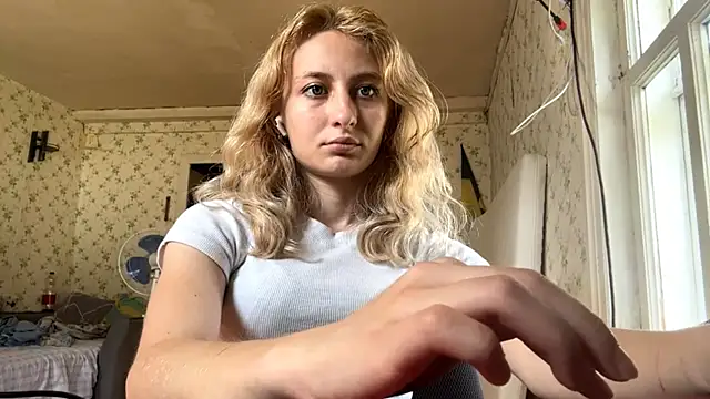 LisaBam online show from June 18, 2026, 12:20 pm