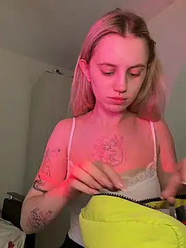blondiedoll online show from July 6, 2026, 10:23 am