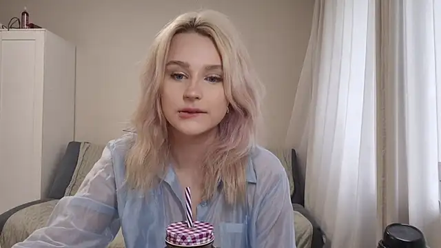 BloomMoon online show from June 20, 2026, 12:08 pm