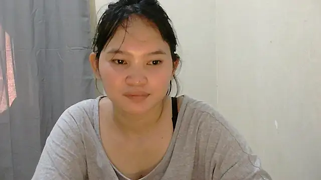 Fhwilloughbyxx online show from June 27, 2026, 6:29 am