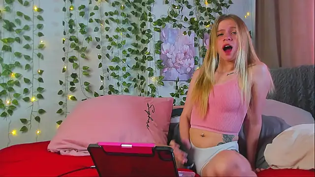 CUMMING BABY online show from June 21, 2026, 5:21 am