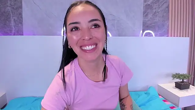 Violeta Harlow online show from July 13, 2026, 8:55 pm