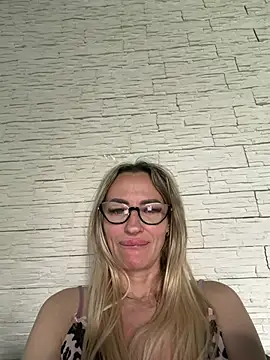 HotMilfy69 online show from June 19, 2026, 10:52 am
