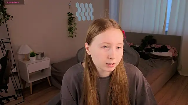Snapshot of LiliTiny chatting on July 5, 2026, 1:23 am LiliTiny online show from July 5, 2026, 1:23 am