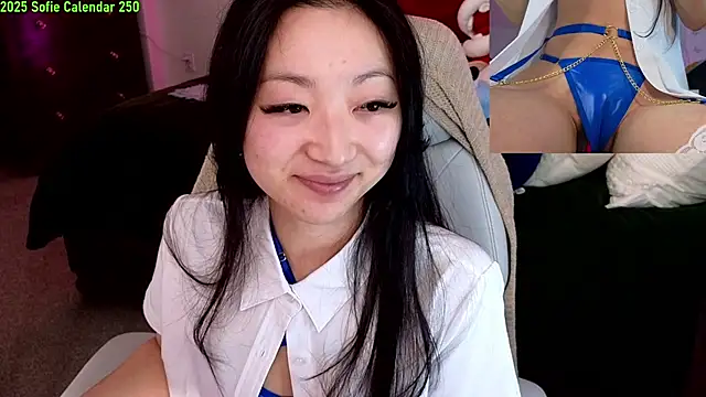 Snapshot of MySweetSofie chatting on January 19, 2025, 1:00 am MySweetSofie online show from January 19, 2025, 1:00 am