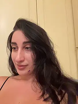 Snapshot of _Elina_ chatting on June 24, 2026, 8:24 am Elina online show from June 24, 2026, 8:24 am