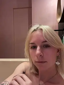 Naomi Nocturn online show from July 9, 2026, 6:01 pm
