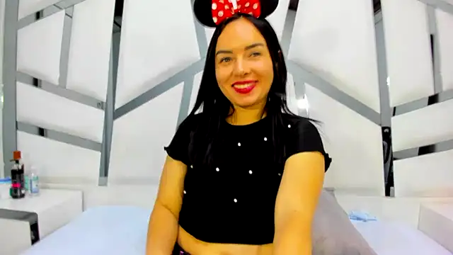 Violett Bliss online show from August 8, 2026, 5:31 am