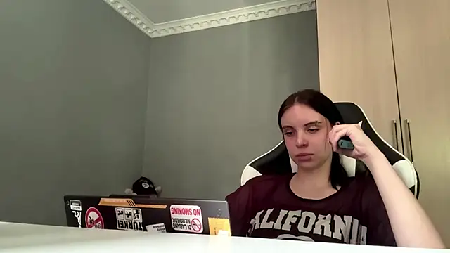 martinienjoyer online show from July 7, 2026, 10:08 am