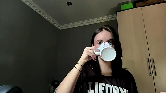 martinienjoyer online show from July 10, 2026, 9:23 am