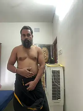 Snapshot of beast_bearded_dady chatting on July 10, 2026, 8:18 am beast bearded dady online show from July 10, 2026, 8:18 am