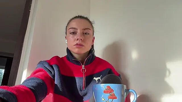 Monicaqte online show from July 19, 2026, 4:38 am