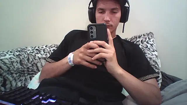 Snapshot of Nicks10in chatting on July 6, 2026, 3:36 am Nicks10in online show from July 6, 2026, 3:36 am