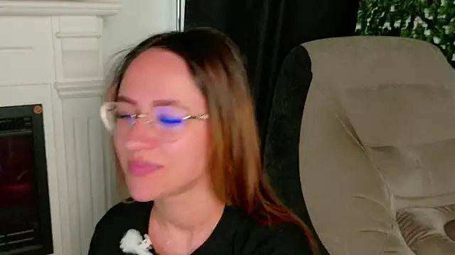 Nicole Bliss online show from July 7, 2026, 6:47 am
