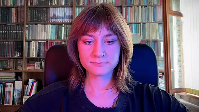 Retro Marie online show from June 25, 2026, 2:55 am