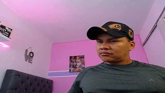 fuego moro online show from June 24, 2026, 6:51 pm