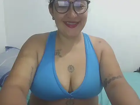 Snapshot of womenpeach chatting on July 10, 2026, 3:22 am womenpeach online show from July 10, 2026, 3:22 am