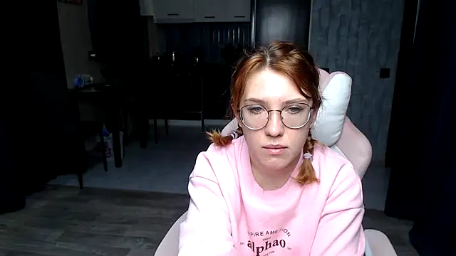 Reginasmilee online show from November 10, 2025, 12:31 am