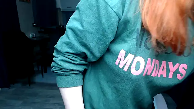 Reginasmilee online show from December 3, 2025, 12:29 am