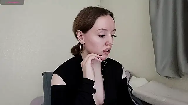 Snapshot of Felicia_Miller chatting on July 24, 2026, 9:24 pm Felicia Miller online show from July 24, 2026, 9:24 pm