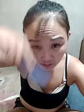 Emma-18h online show from July 30, 2026, 9:25 pm