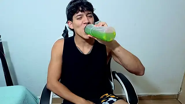 Noah  Dick online show from August 5, 2026, 1:08 am