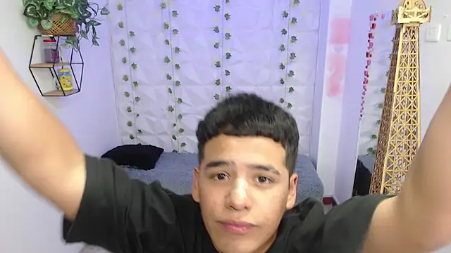 Santiago Acosta  online show from June 28, 2026, 4:18 am